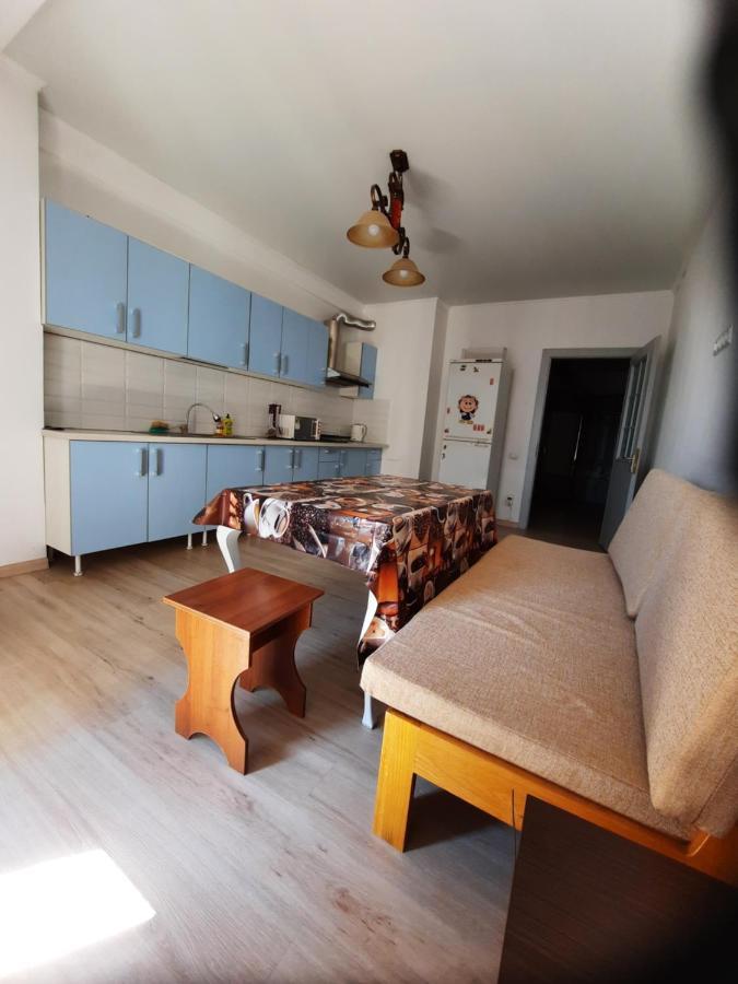 Diplomat - 2 Apartment Bishkek Luaran gambar